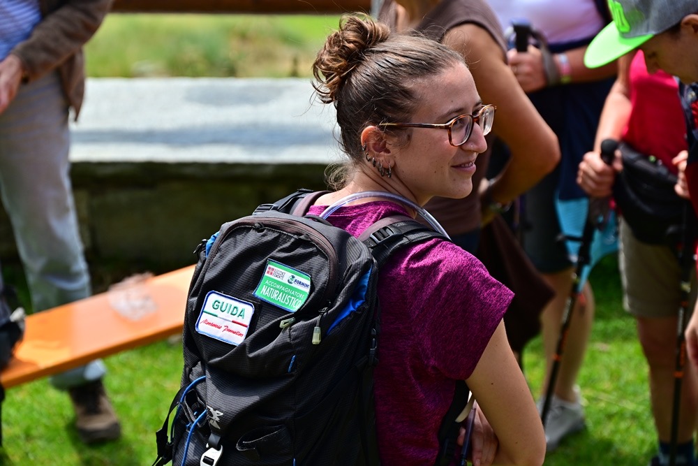 b421d91b-d421-4f9c-a9d1-97abc6189ed8 (1)